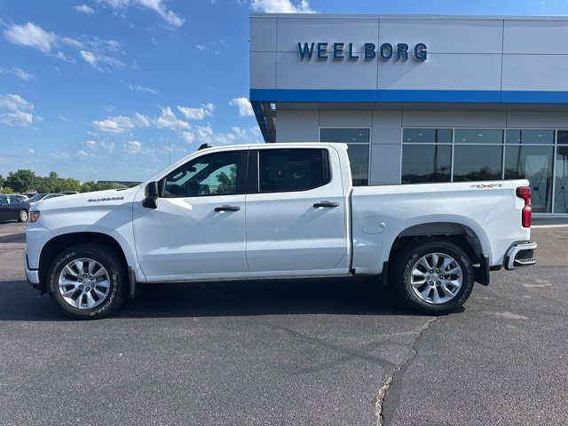 Used 2022 Chevrolet Silverado 1500 Limited Custom with VIN 1GCPYBEK8NZ224861 for sale in New Ulm, Minnesota