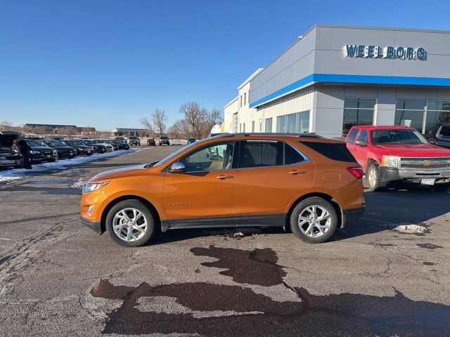 Used 2018 Chevrolet Equinox Premier with VIN 2GNAXVEV2J6129729 for sale in New Ulm, Minnesota