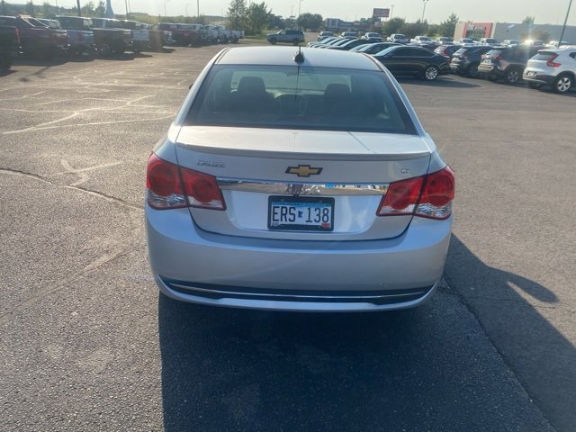 2016 Chevrolet Cruze photo 3