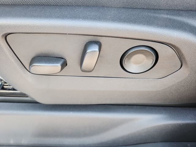 2025 Chevrolet Silverado 1500 LT - Photo 11