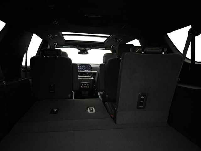 2026 Chevrolet Suburban Premier - Photo 28