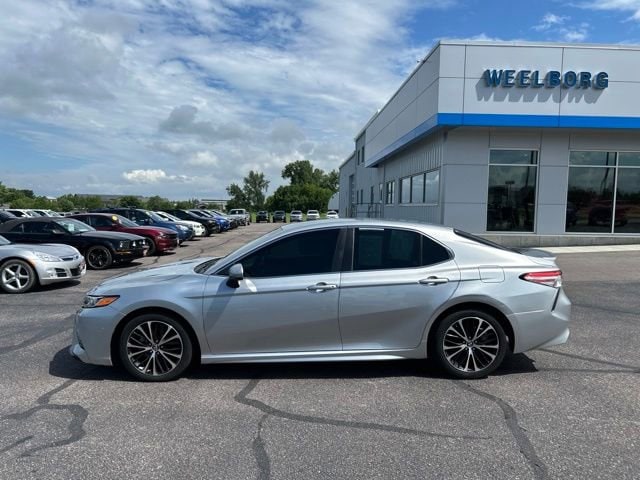 Used 2018 Toyota Camry SE with VIN 4T1B11HK6JU533820 for sale in New Ulm, Minnesota