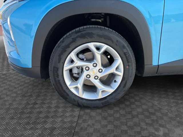 2026 Chevrolet Trax LS - Photo 9