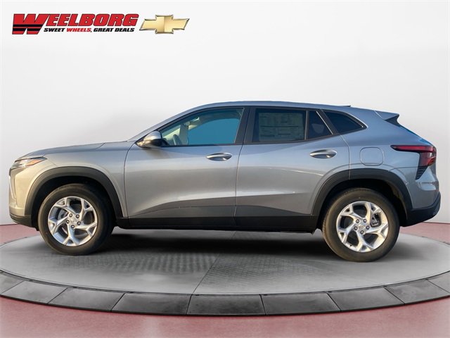 2026 Chevrolet Trax LS photo 2