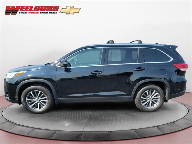 Used 2019 Toyota Highlander XLE with VIN 5TDJZRFH3KS924587 for sale in New Ulm, MN