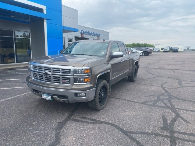 Used 2014 Chevrolet Silverado 1500 LT with VIN 1GCVKRECXEZ284358 for sale in New Ulm, Minnesota