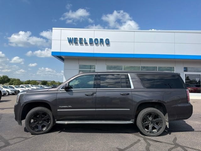 Used 2017 GMC Yukon XL SLT with VIN 1GKS2GKC9HR328161 for sale in New Ulm, Minnesota