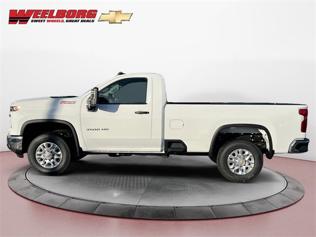2025 Chevrolet Silverado 3500HD photo 2