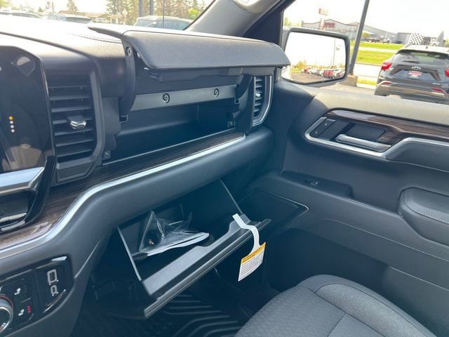 2025 Chevrolet Silverado 1500 LT - Photo 17