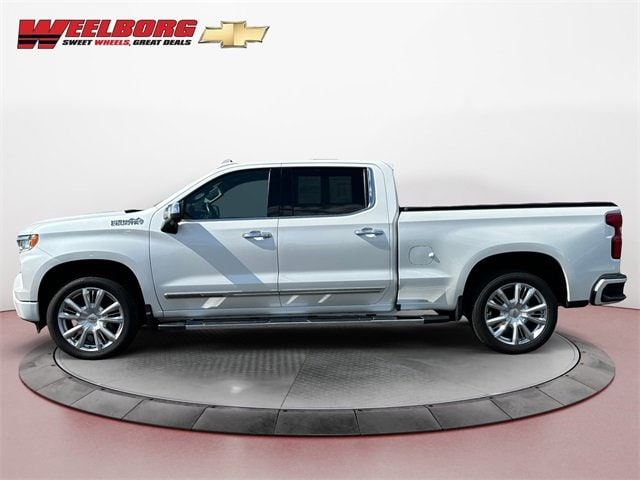 Used 2022 Chevrolet Silverado 1500 High Country with VIN 3GCUDJED1NG510156 for sale in New Ulm, MN