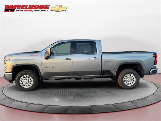 2025 Chevrolet Silverado 3500HD LTZ photo 2