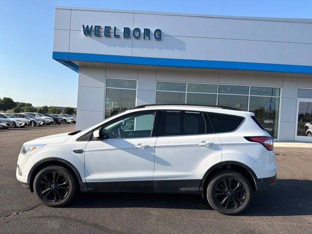 Used 2018 Ford Escape SE with VIN 1FMCU9GD6JUC62349 for sale in New Ulm, Minnesota