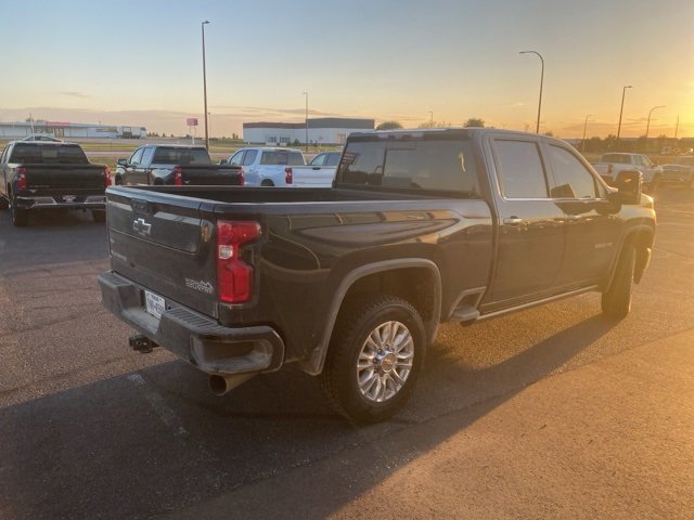 2023 Chevrolet Silverado 3500HD High Country photo 3