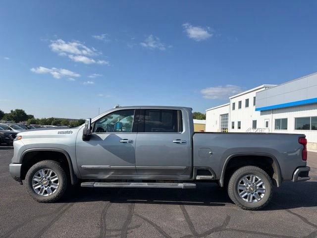 Used 2024 Chevrolet Silverado 3500HD High Country with VIN 2GC4YVEY3R1126344 for sale in New Ulm, Minnesota