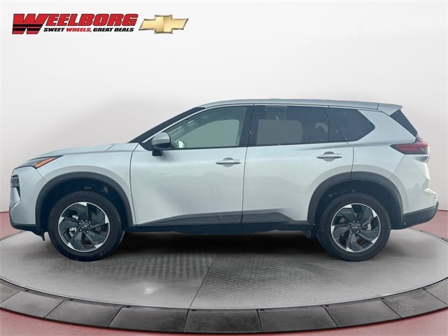 Used 2024 Nissan Rogue SV with VIN 5N1BT3BB1RC695323 for sale in New Ulm, Minnesota