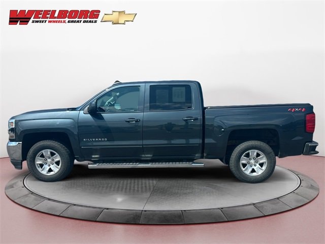 Used 2018 Chevrolet Silverado 1500 LT with VIN 3GCUKREC4JG148877 for sale in New Ulm, Minnesota
