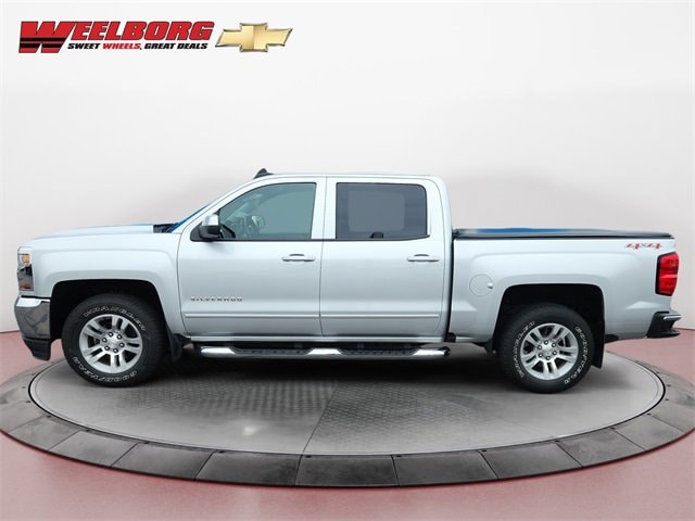 Used 2017 Chevrolet Silverado 1500 LT with VIN 3GCUKREC7HG151220 for sale in New Ulm, Minnesota
