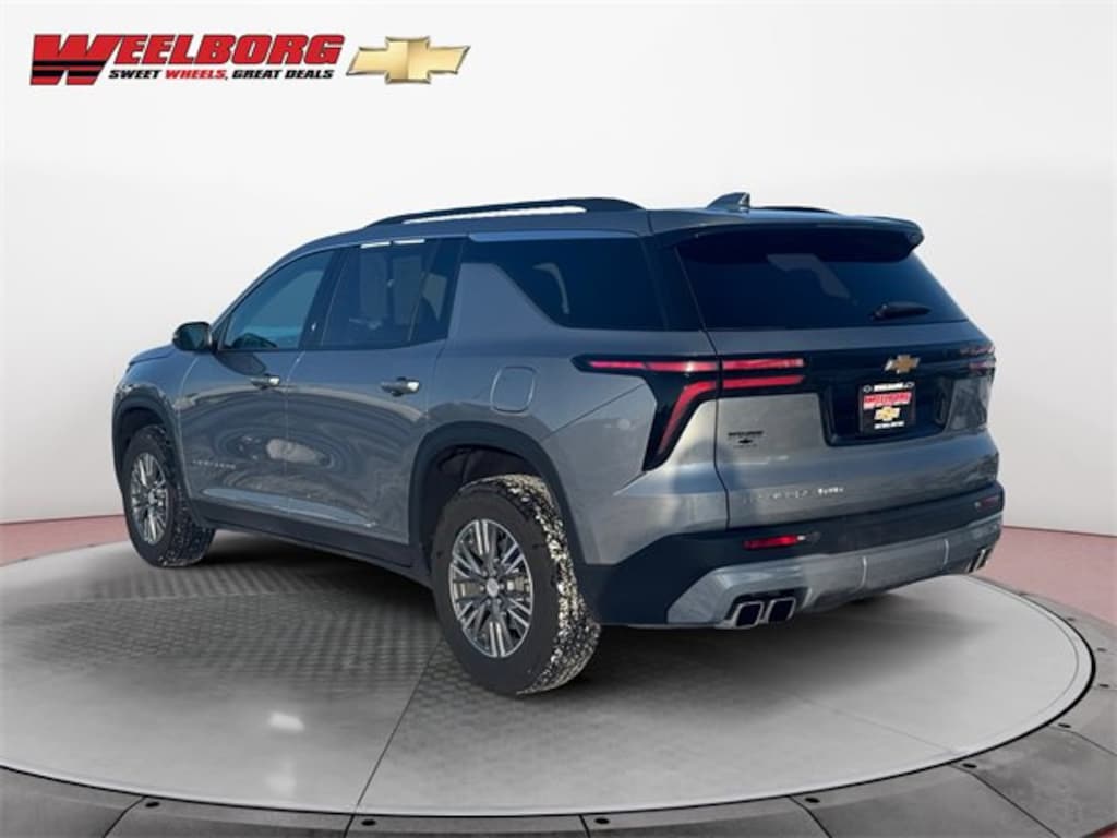 Used 2025 Chevrolet Traverse LT SUV