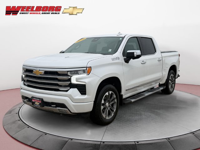 Used 2024 Chevrolet Silverado 1500 High Country with VIN 1GCUDJEL1RZ295228 for sale in New Ulm, Minnesota