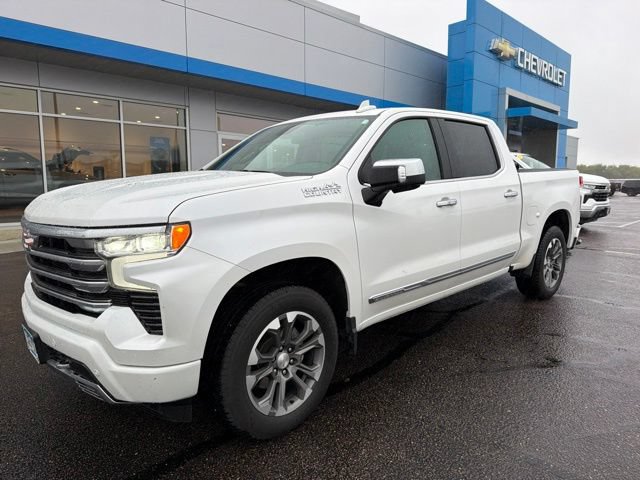 Used 2024 Chevrolet Silverado 1500 High Country with VIN 1GCUDJEL1RZ295228 for sale in New Ulm, Minnesota