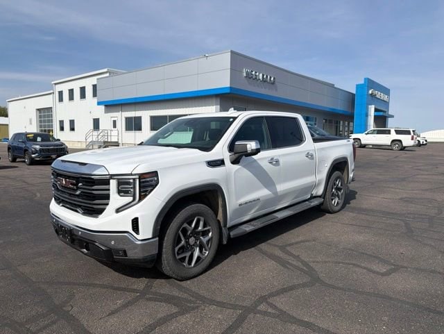 2025 GMC Sierra 4WD Crew Cab Short Box SLT's photo