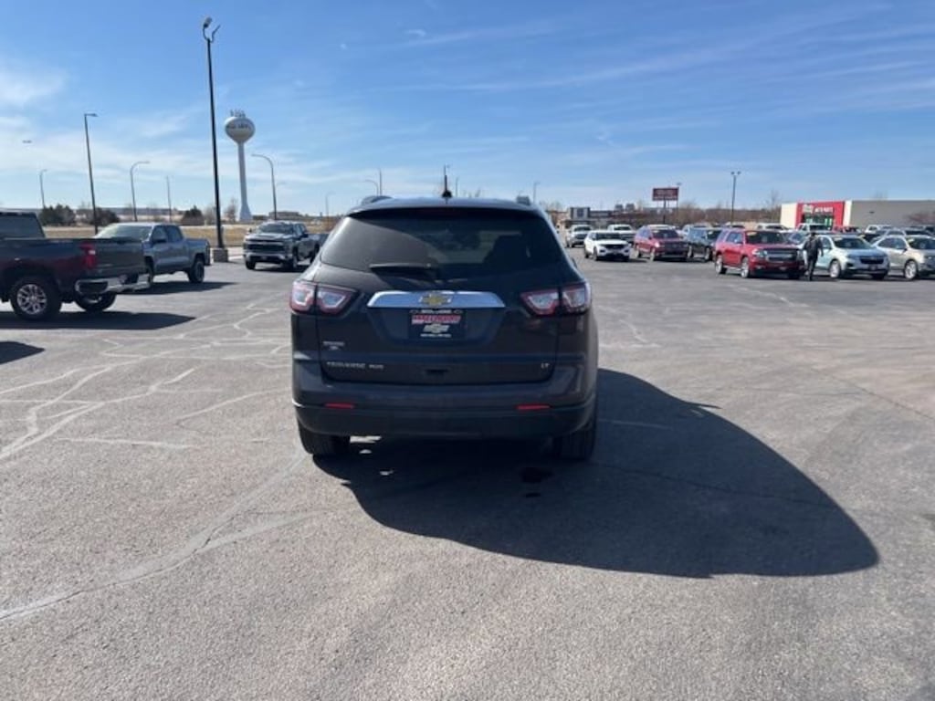 Used 2017 Chevrolet Traverse LT SUV