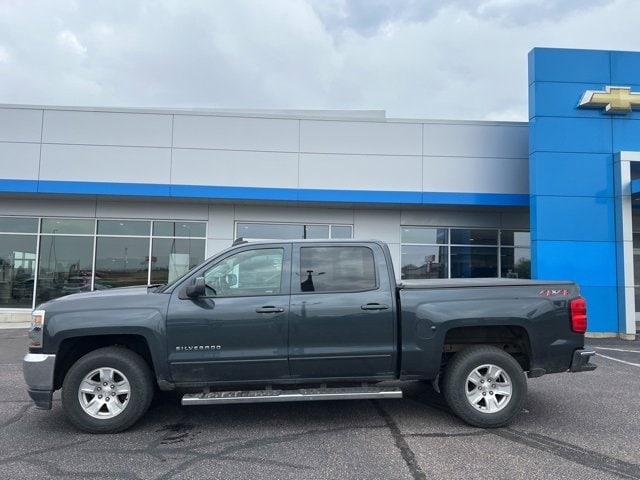 Used 2018 Chevrolet Silverado 1500 LT with VIN 3GCUKREC4JG148877 for sale in New Ulm, Minnesota