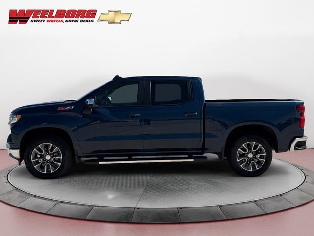 Used 2023 Chevrolet Silverado 1500 LT with VIN 2GCUDDED9P1126672 for sale in New Ulm, Minnesota