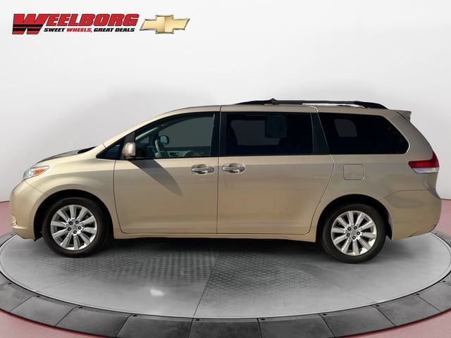 Used 2011 Toyota Sienna XLE with VIN 5TDDK3DC4BS025064 for sale in New Ulm, Minnesota