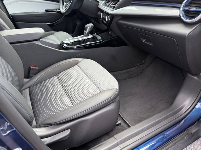 2024 Chevrolet Trax LT - Photo 27