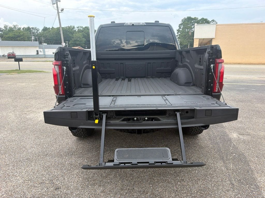 2026 Ford F-150 Raptor - Photo 16