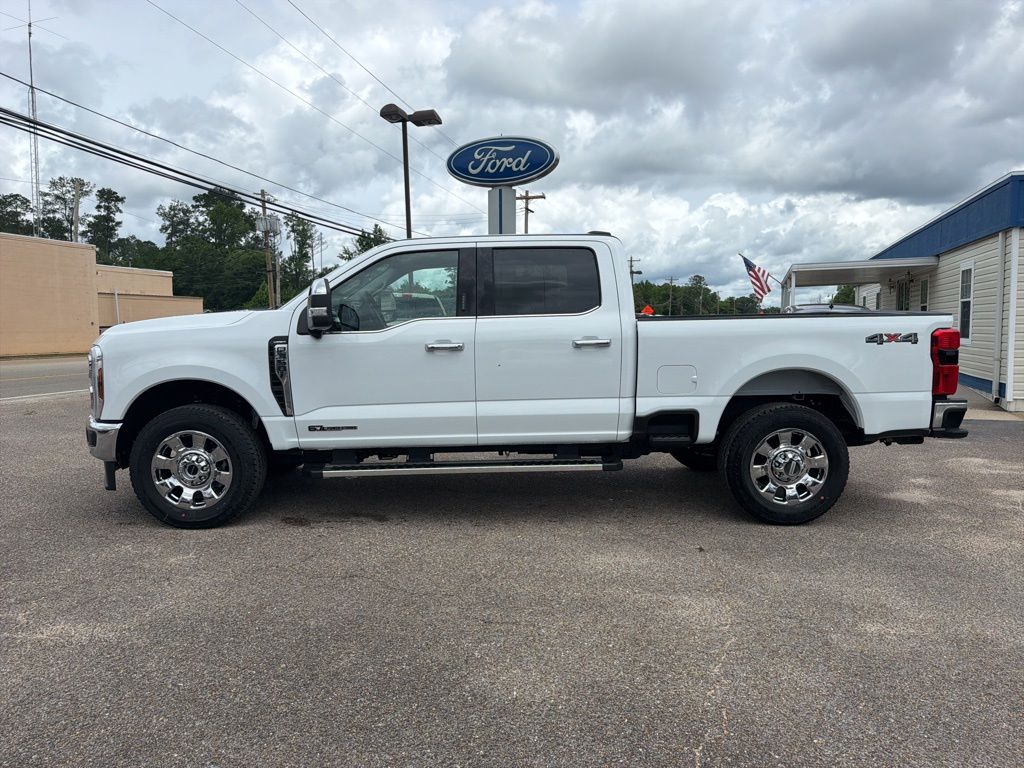2026 Ford F-350 Lariat 4x4 Crew Cab 6-3/4' Box SRW's photo