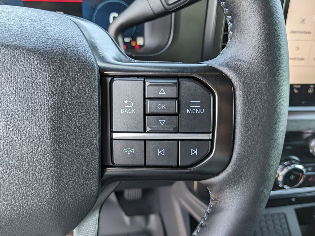 2026 Ford F-350 Super Duty Platinum - Photo 33