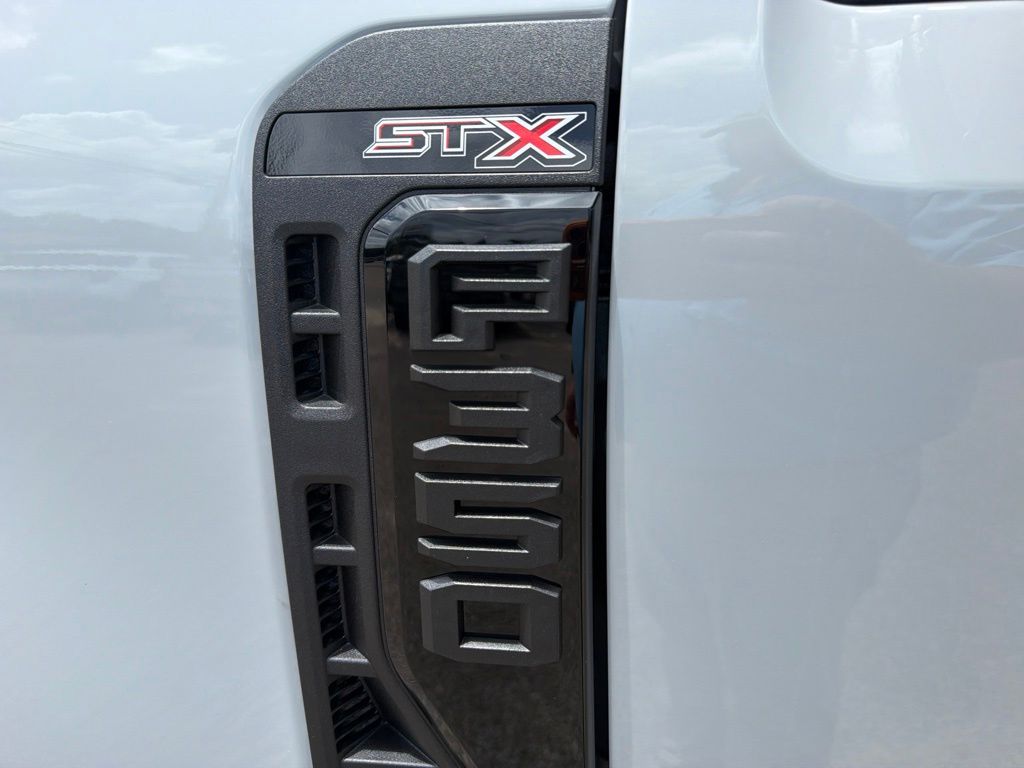 2026 Ford F-350 Super Duty XL - Photo 8