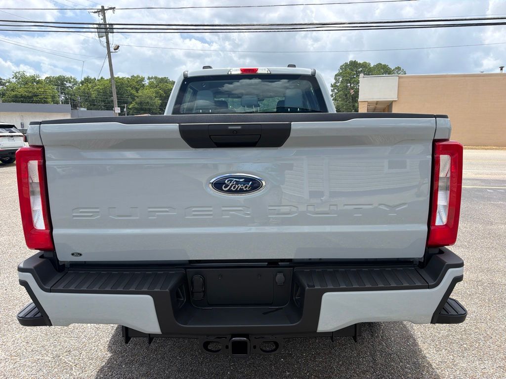 2026 Ford F-350 Super Duty XL - Photo 6