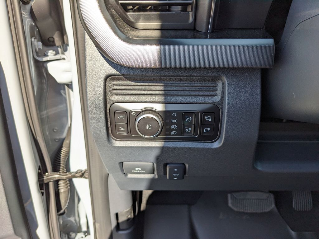 2026 Ford F-350 Super Duty Platinum - Photo 31