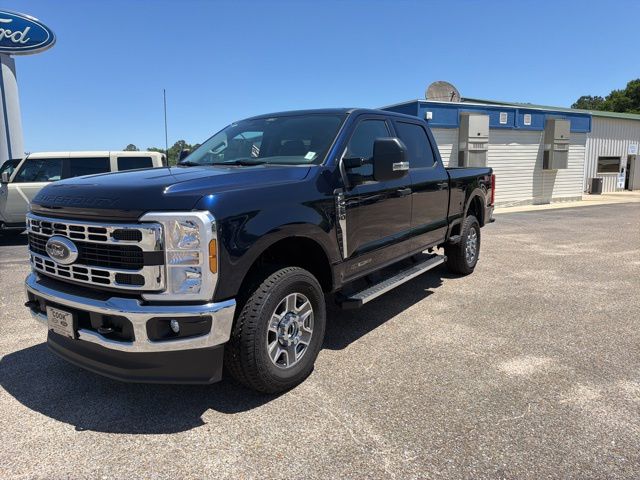 2025 Ford F-250 Super Duty XLT - Photo 2