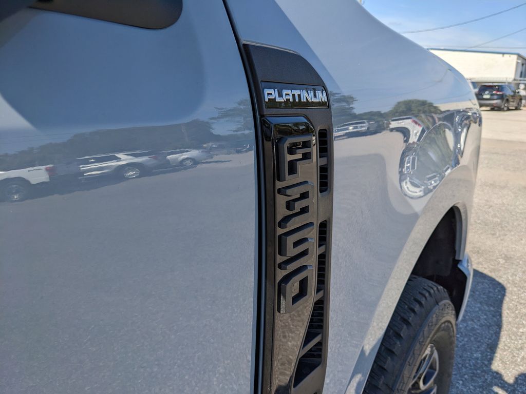 2026 Ford F-350 Super Duty Platinum - Photo 13