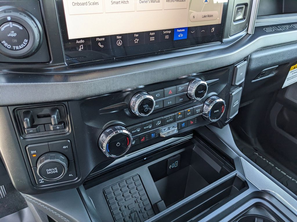 2026 Ford F-350 Super Duty Platinum - Photo 25