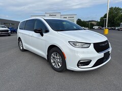 2025 Chrysler Pacifica SELECT Passenger Van