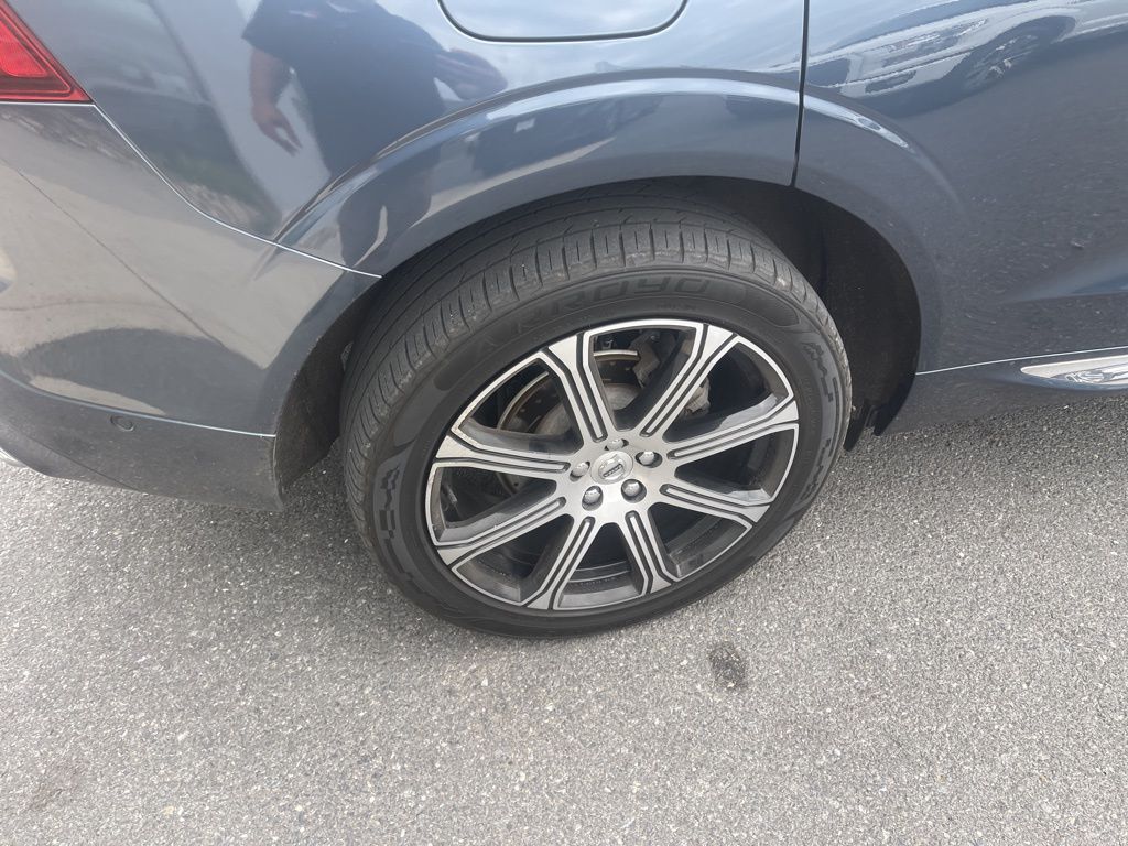 2021 Volvo XC60 T5 Inscription photo 3