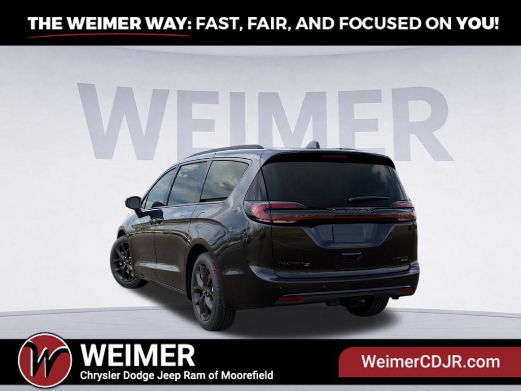 New 2027 Chrysler Pacifica Limited Passenger Van