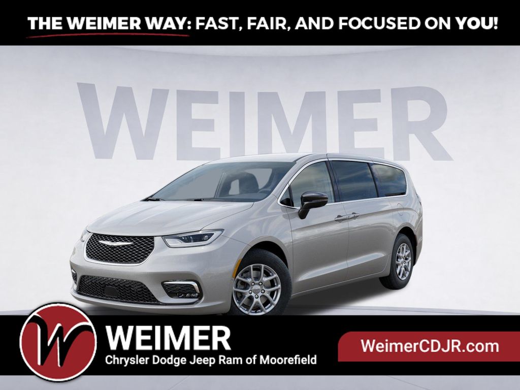 2026 Chrysler Pacifica Select's photo