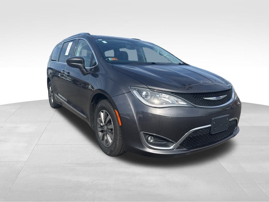 2020 Chrysler Pacifica Touring Plus photo 3