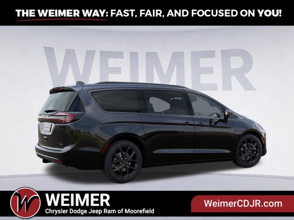 New 2027 Chrysler Pacifica Limited Passenger Van