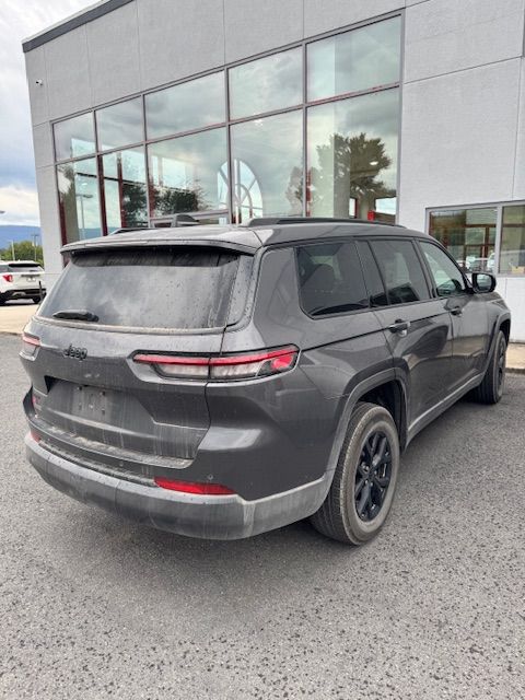 2024 Jeep Grand Cherokee Altitude photo 2