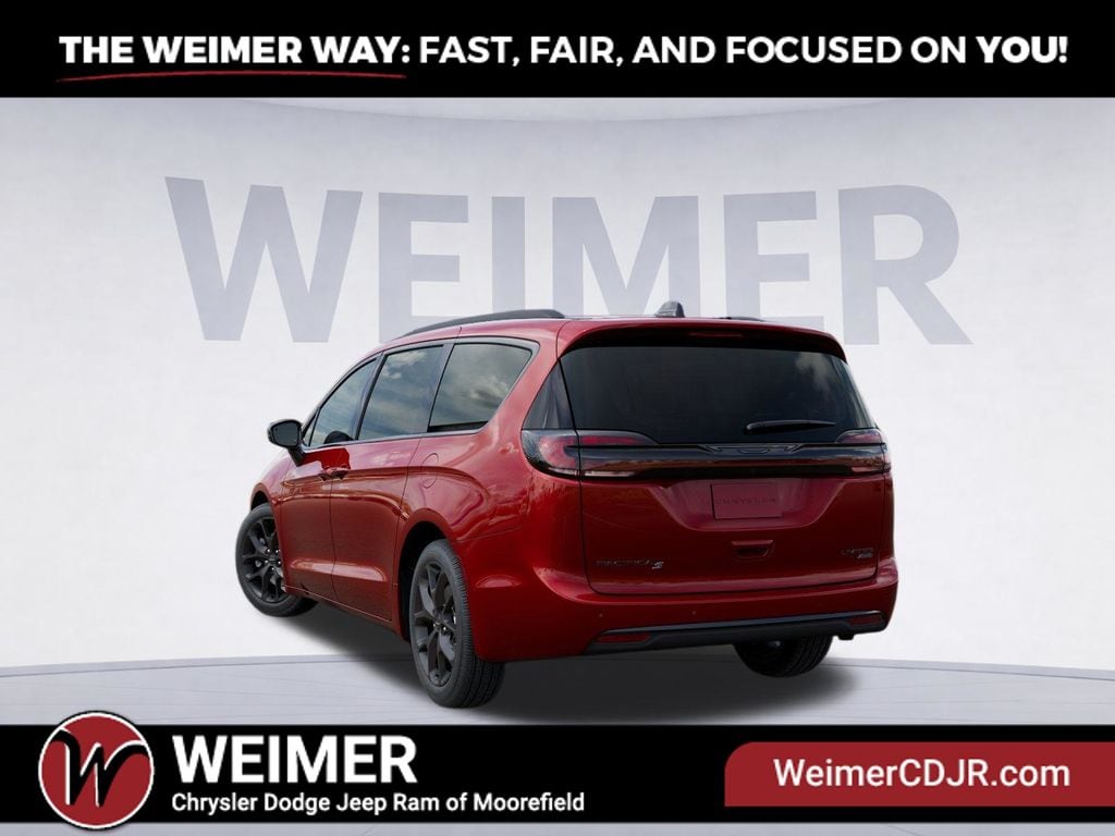 New 2027 Chrysler Pacifica Limited Passenger Van