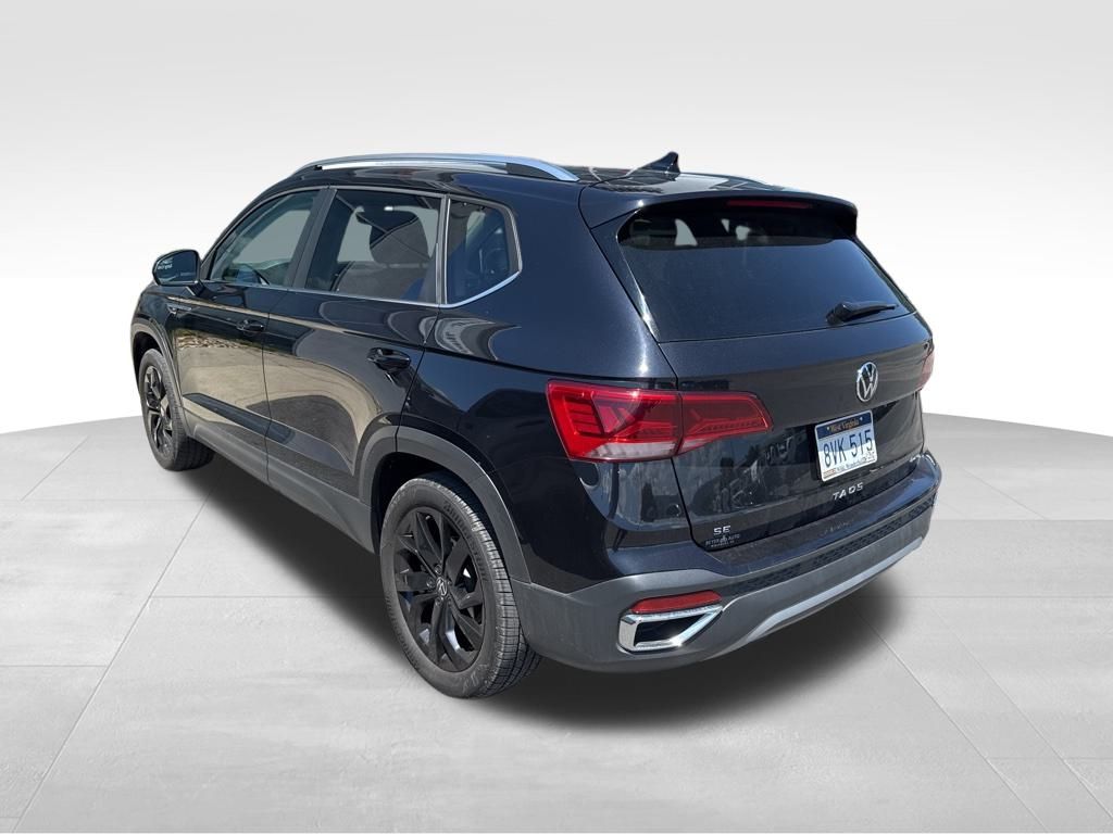 2023 Volkswagen Taos SE photo 4
