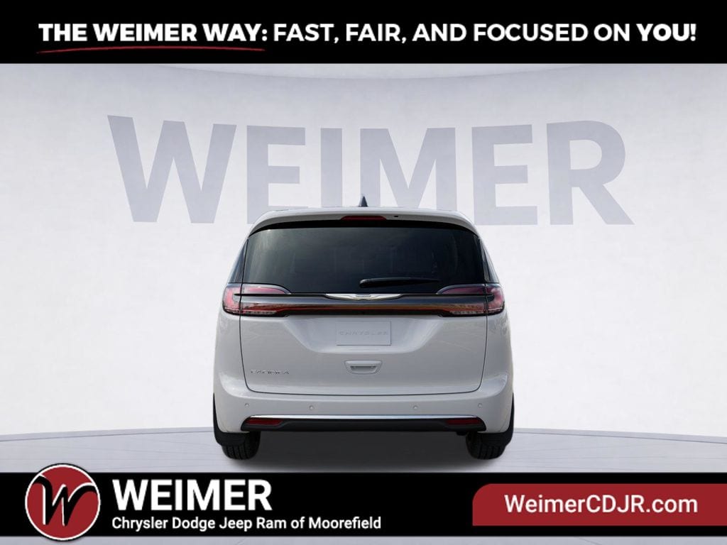2025 Chrysler Pacifica Select - Photo 7