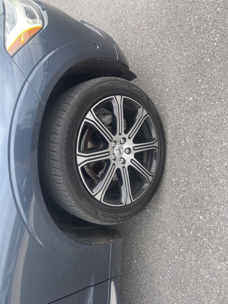 YV4102RL0M1689791